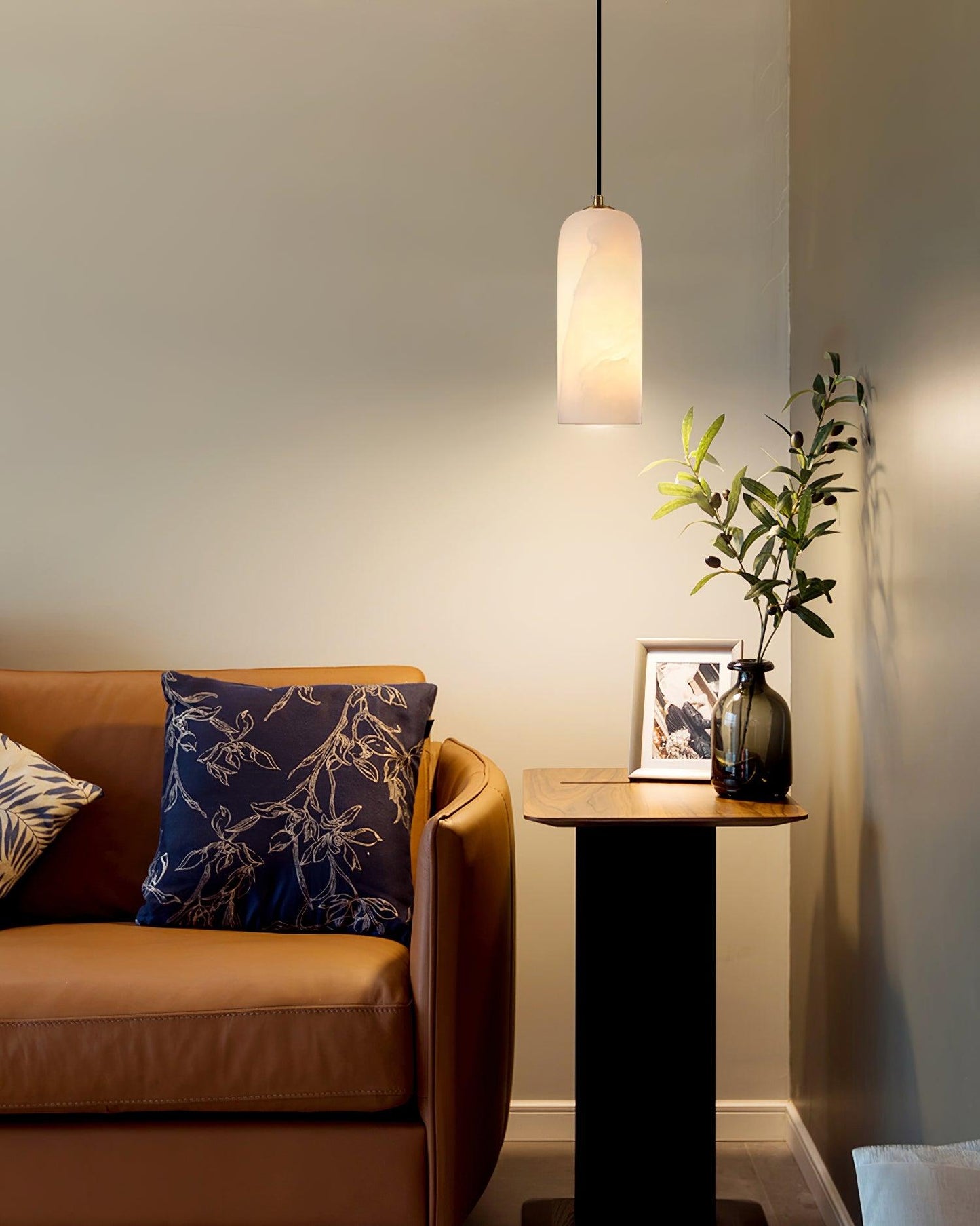 Quinn Alabaster Pendant Lamp